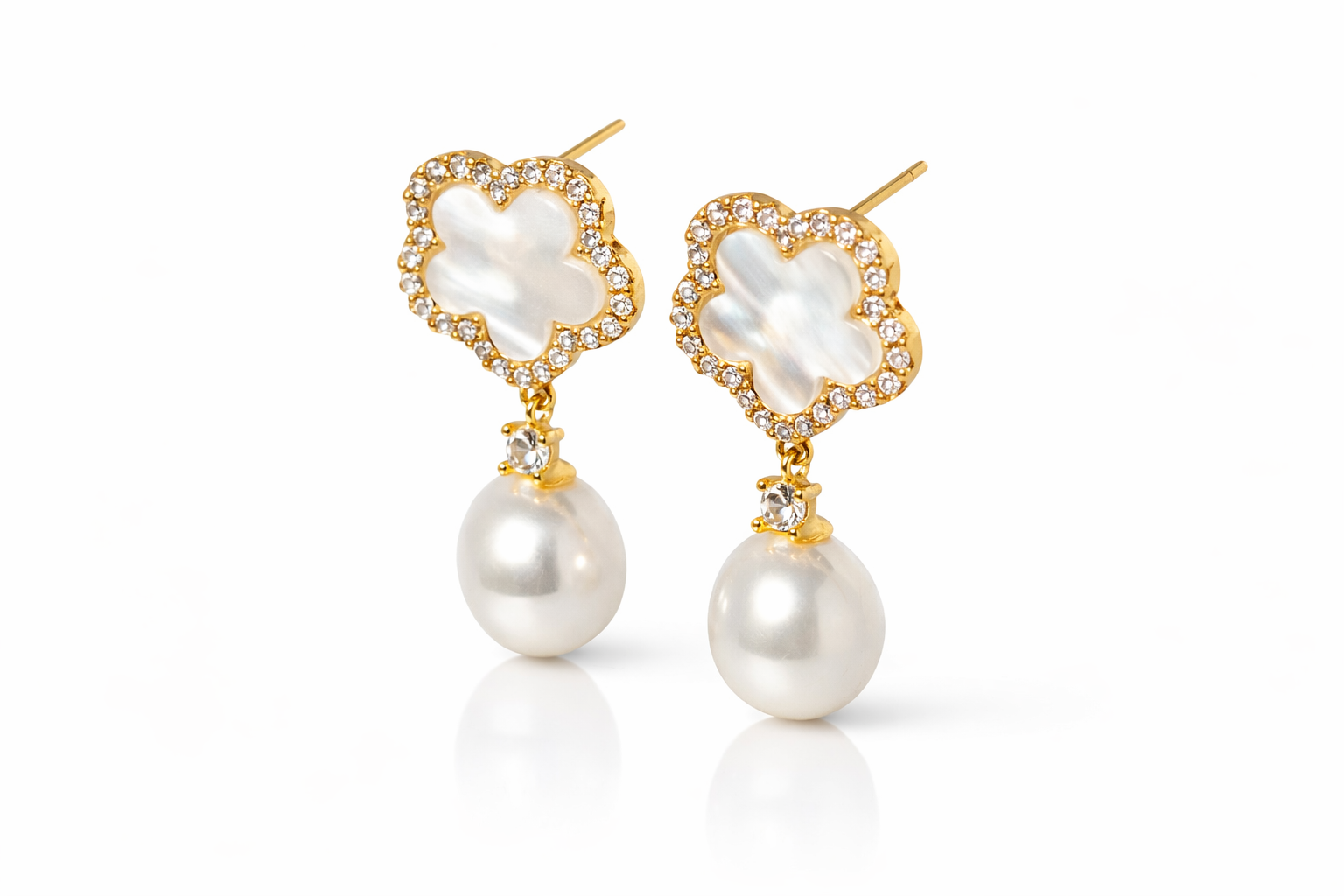 Clover Pearl Ohrringe in Gold